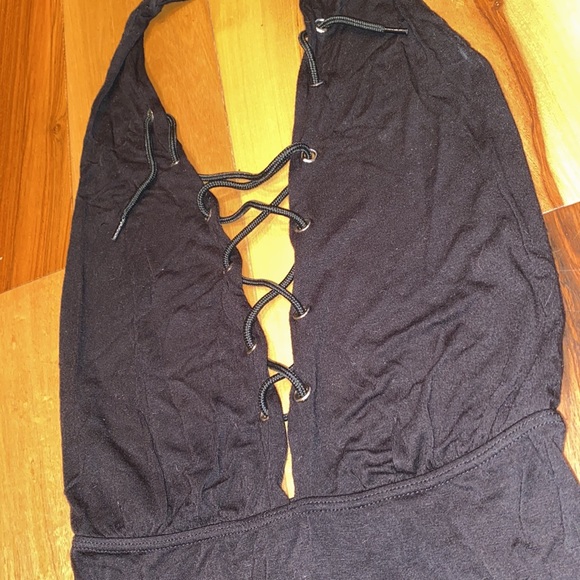 LIKE NEW- FOREVER 21 HALTER CRISS CROSS BODYSUIT - WOMENS SMALL - Picture 3 of 7
